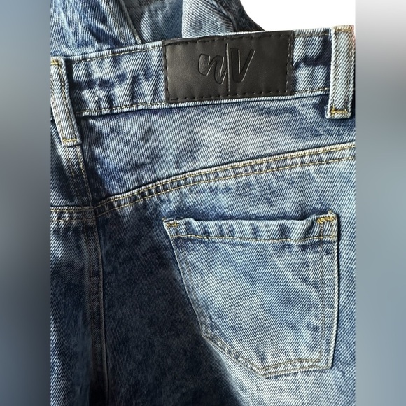 New Vintage Denim Overall Shorts Distressed Bib Overalls Women’s Size 10 - Picture 4 of 8